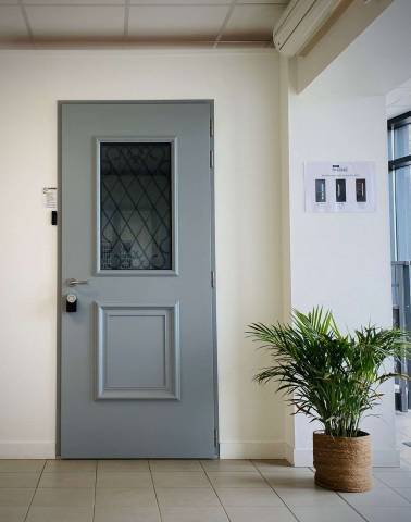 Showroom La Menuis' Noyal-Pontivy porte d'entrée Showroom La Menuis' Noyal-Pontivy porte d'entrée