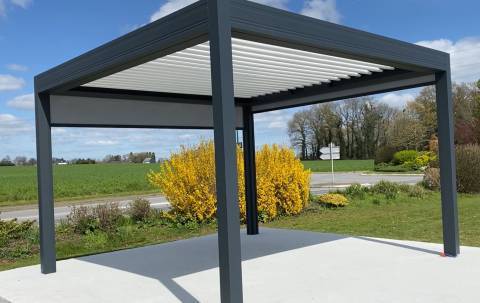 LA MENUIS' pergola bioclimatique aluminium Morbihan Pontivy