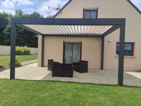 Pergola bioclimatique LA MENUIS' Morbihan Pontivy