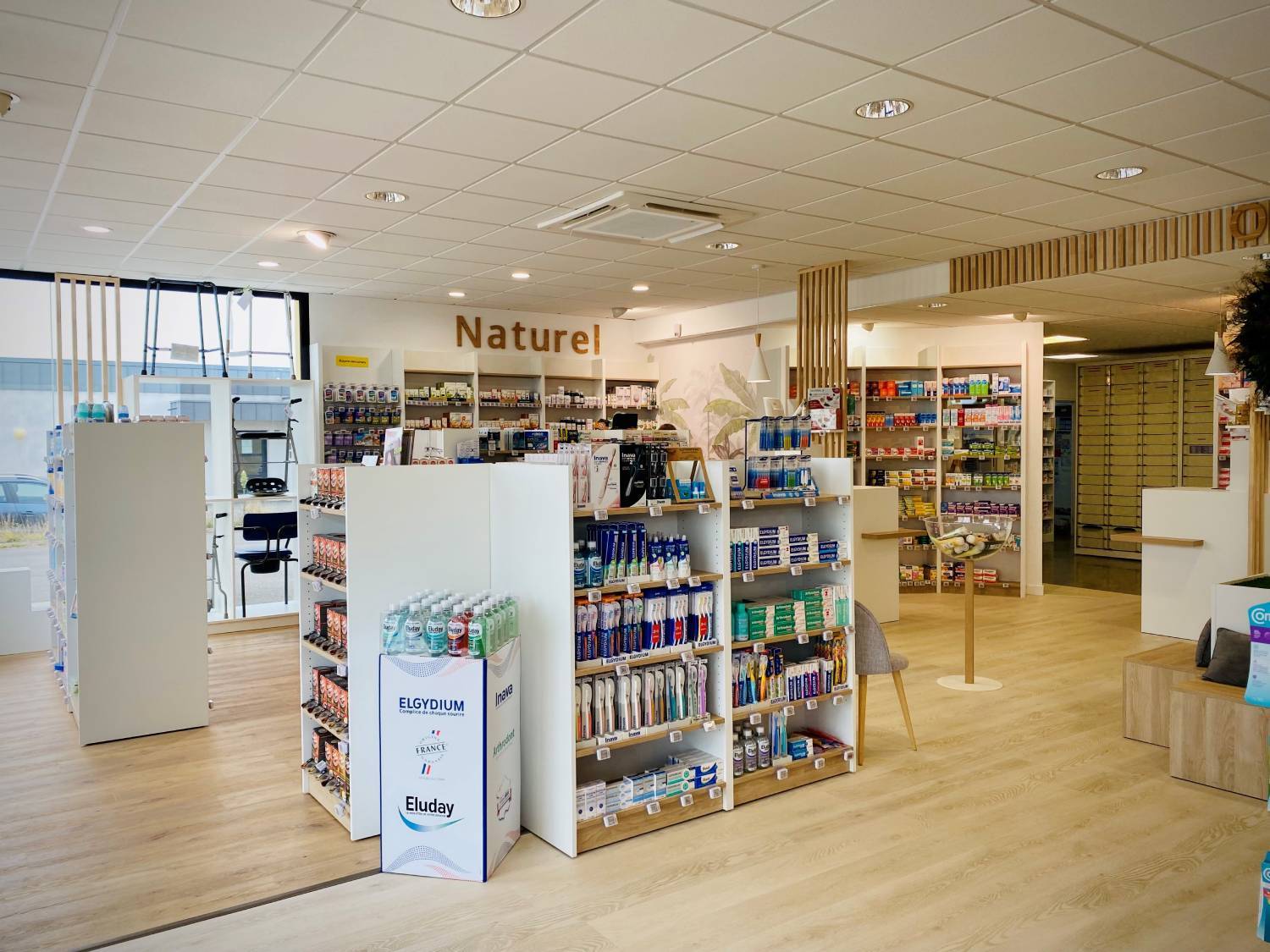 Agencement de pharmacie à Noyal-Pontivy | La Menuis'