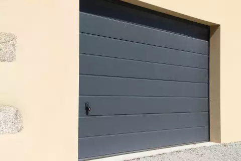Porte de garage sectionnelle grise