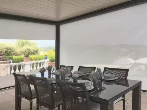 Pose de pergola bioclimatique dans le Morbihan | La Menuis'