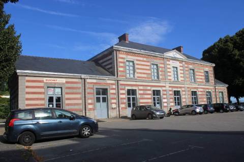 Gare de Pontivy rénovations LA MENUIS' menuiseries bois